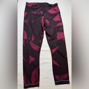 Stylish Lululemon Black and Burgundy Cropped Leggings
